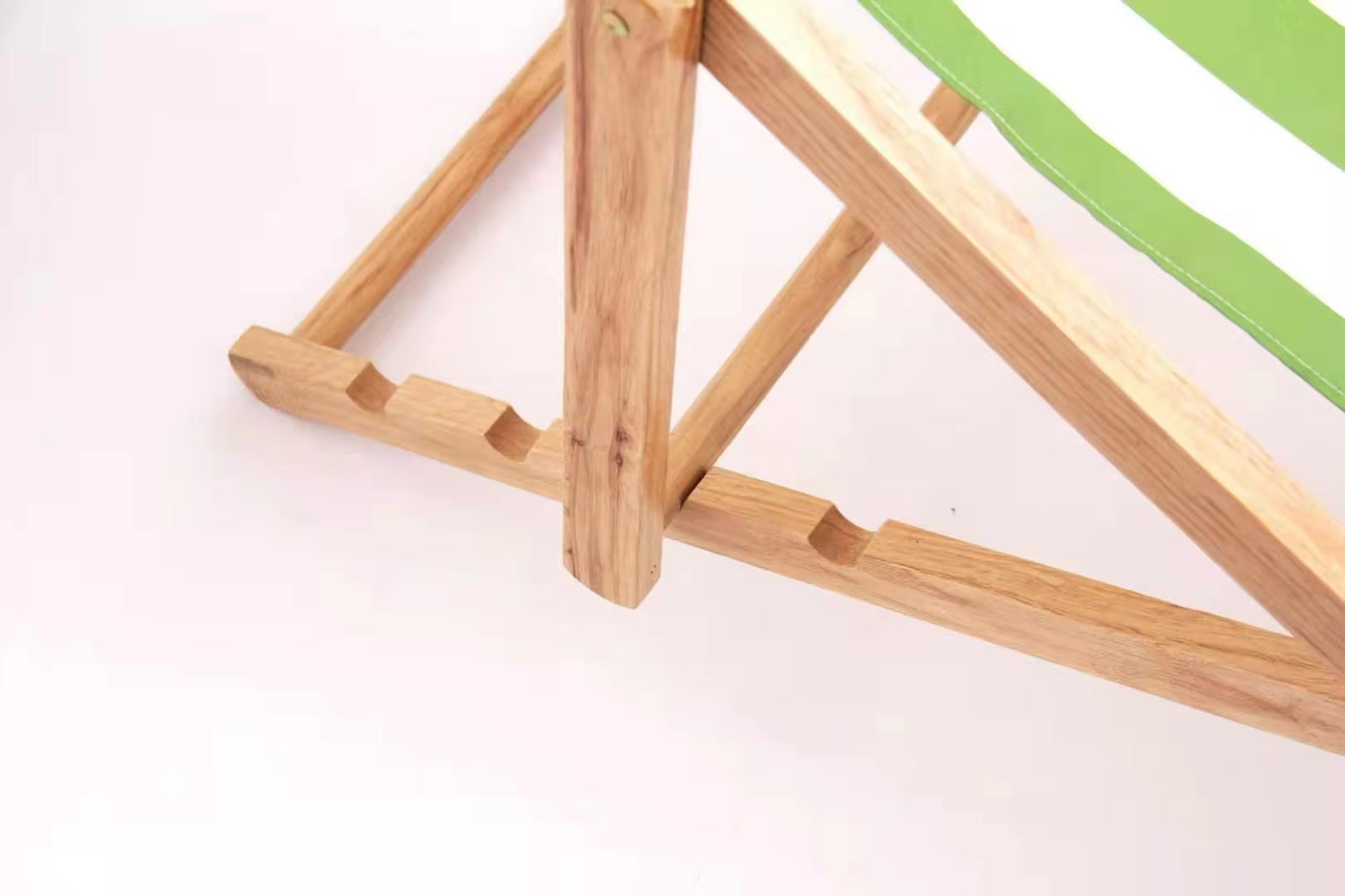 Superior Quality Folding Beach Chair - Perfect for Camping, Garden, Balcony, and Deck!