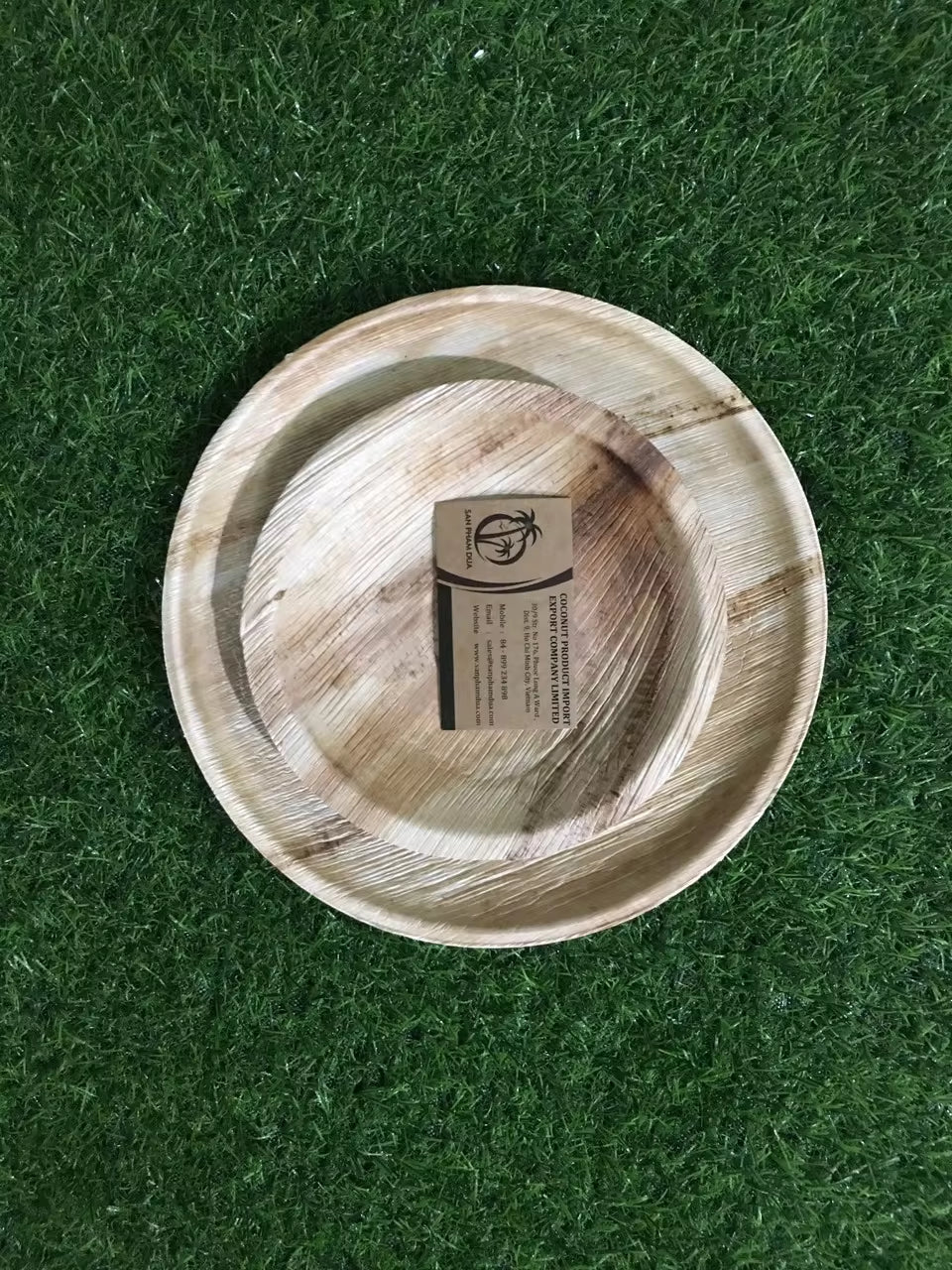 Vietnam Natural Areca Palm Leaf Disposable Dishes - Biodegradable Dinnerware for Kitchen