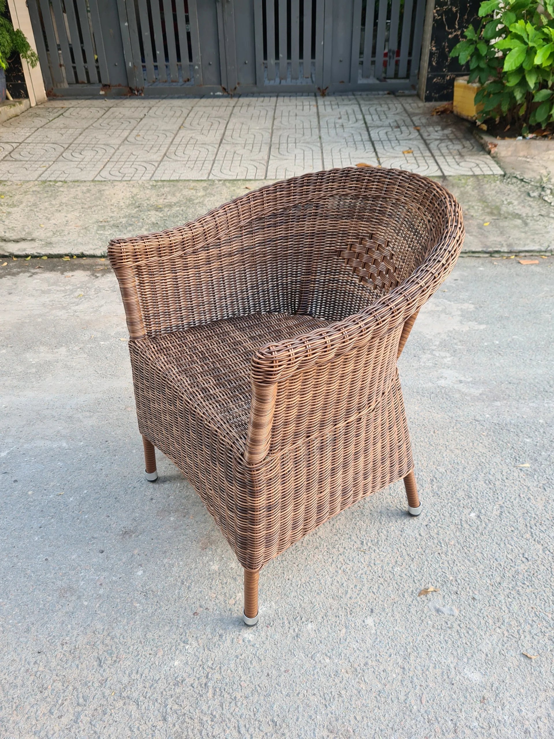 Luxurious Poolside Plastic Chair for Hotel and Resort Decoration