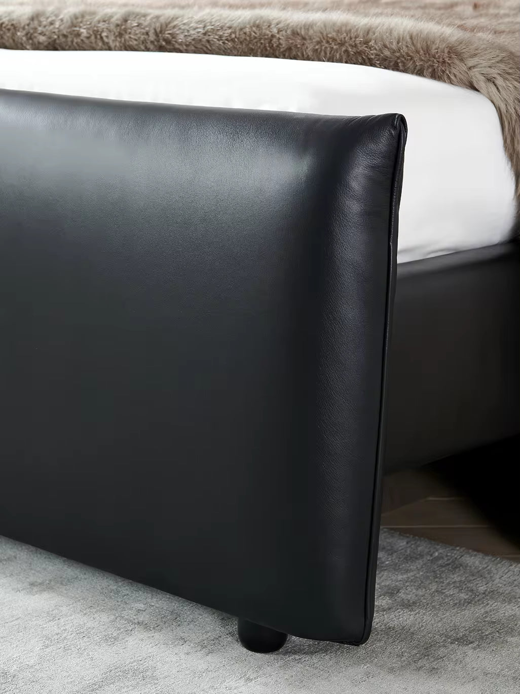 Luxurious King Size Modern Bedroom Set with Leather Bed