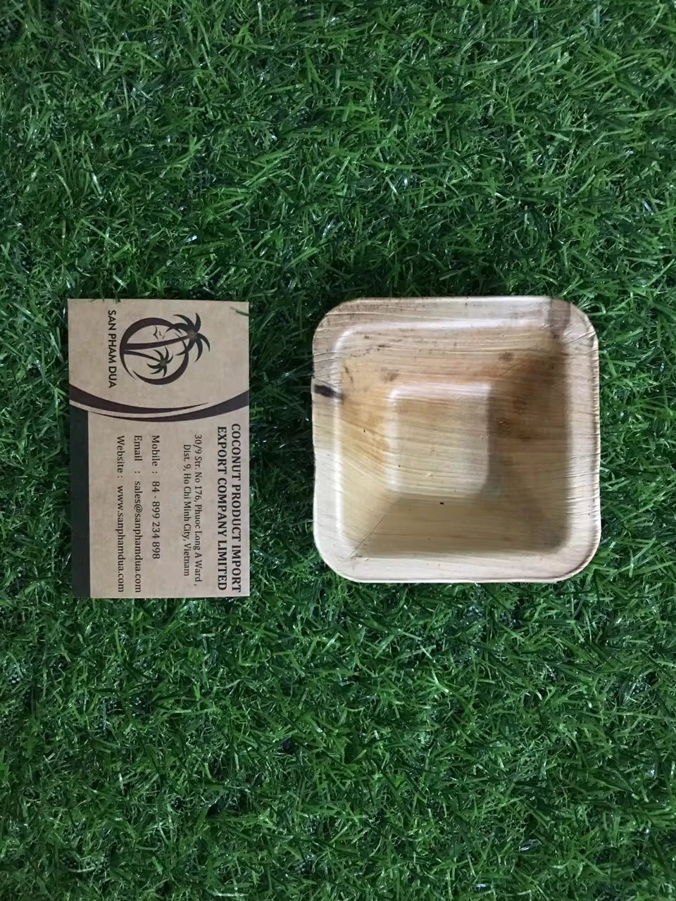 Vietnam Natural Areca Palm Leaf Disposable Dishes - Biodegradable Dinnerware for Kitchen